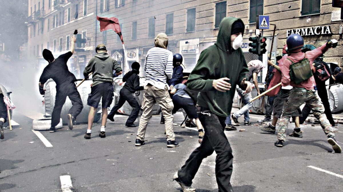 Vent’anni dopo lo sfascio di Genova certe celebrazioni fanno orrore