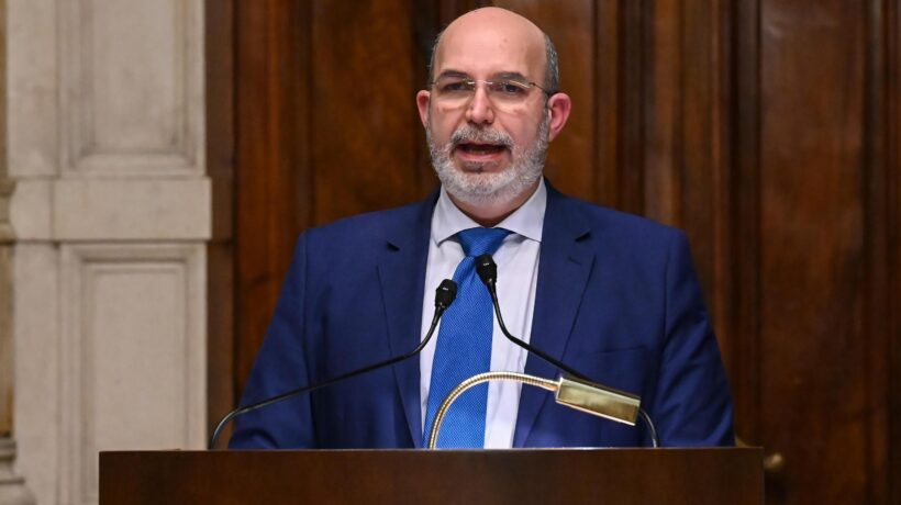 Arriva l’accordo nel M5s spaccato ma i nodi non sono ancora sciolti