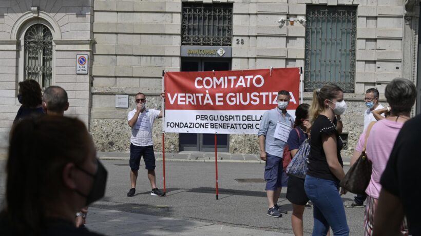 L’ira dei parenti dei morti a Bergamo. «Inchiesta insabbiata alle Camere»