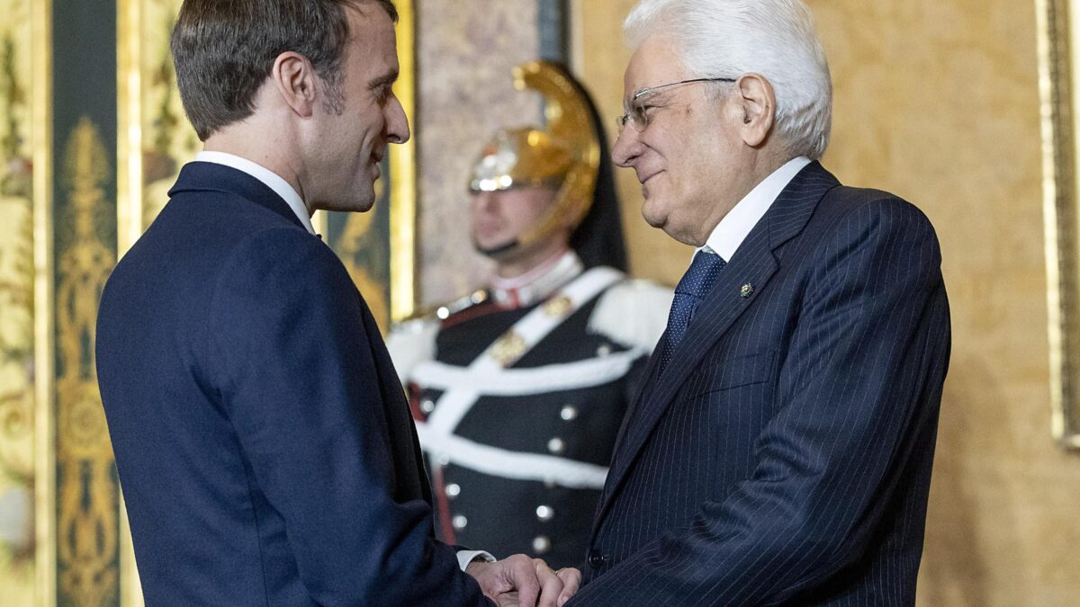 Mattarella vola a Parigi alla corte di Macron