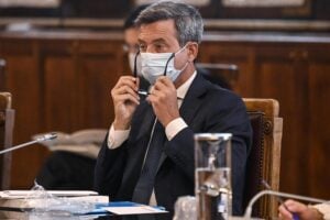 Stop ai licenziamenti imposto di fatto: aziende bloccate