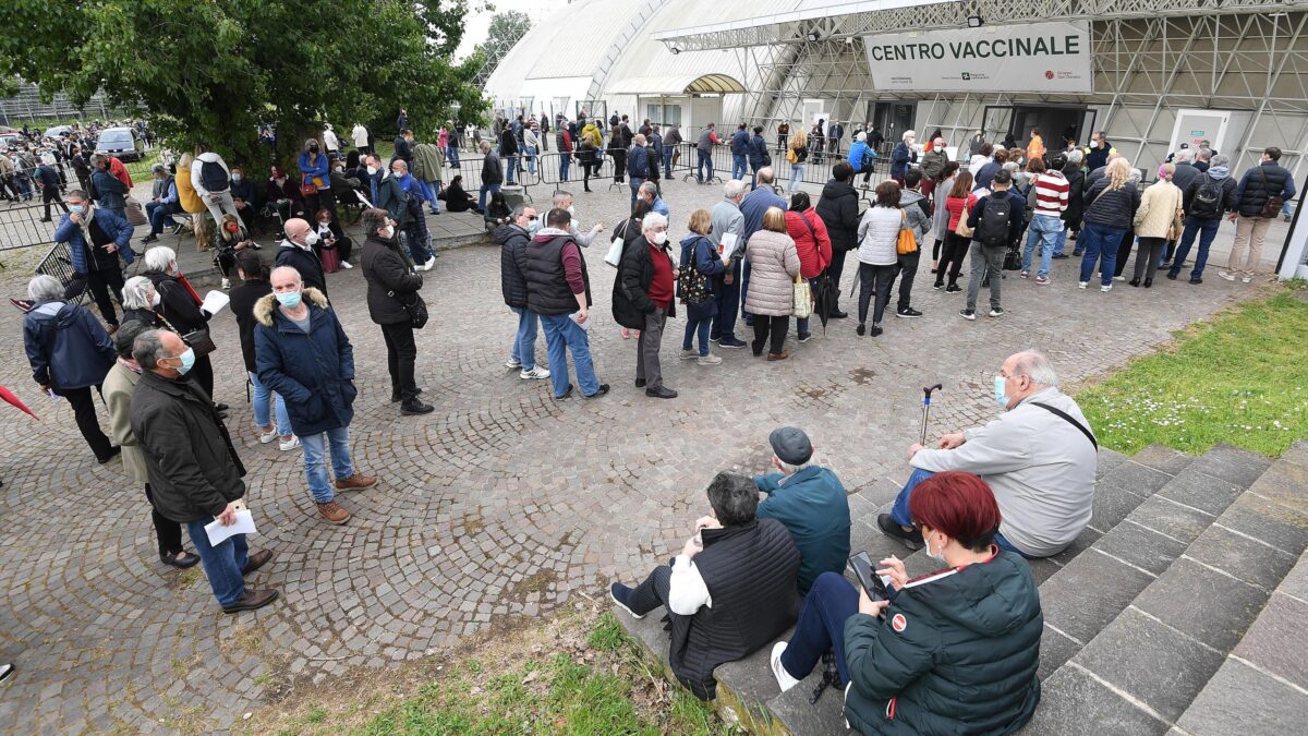 Le attese miracolistiche sul vaccino ci rendono ancora più vulnerabili