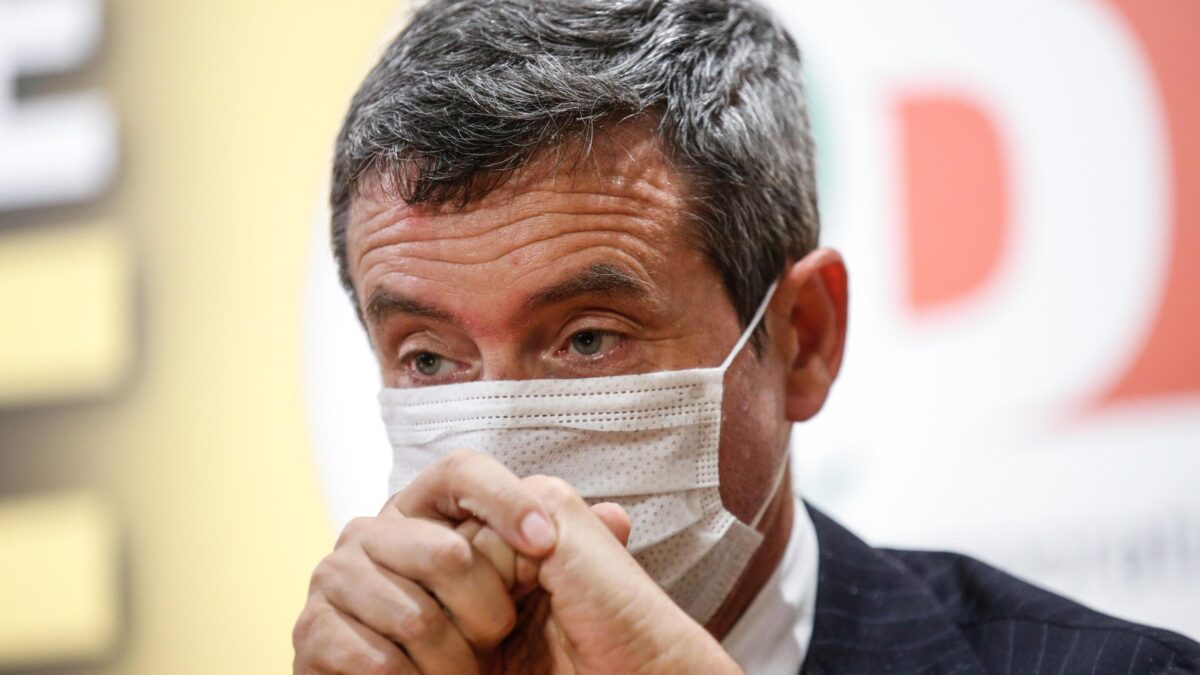 Green pass in azienda, Orlando frena. Cgil contraria: «Non risolve nulla»