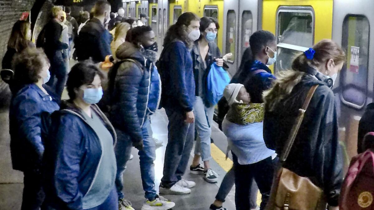 Scuola e trasporti agitano il governo. Salta la stretta su navi, treni e aerei