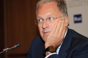 Il «colonnello» preferisce i tumori al Covid