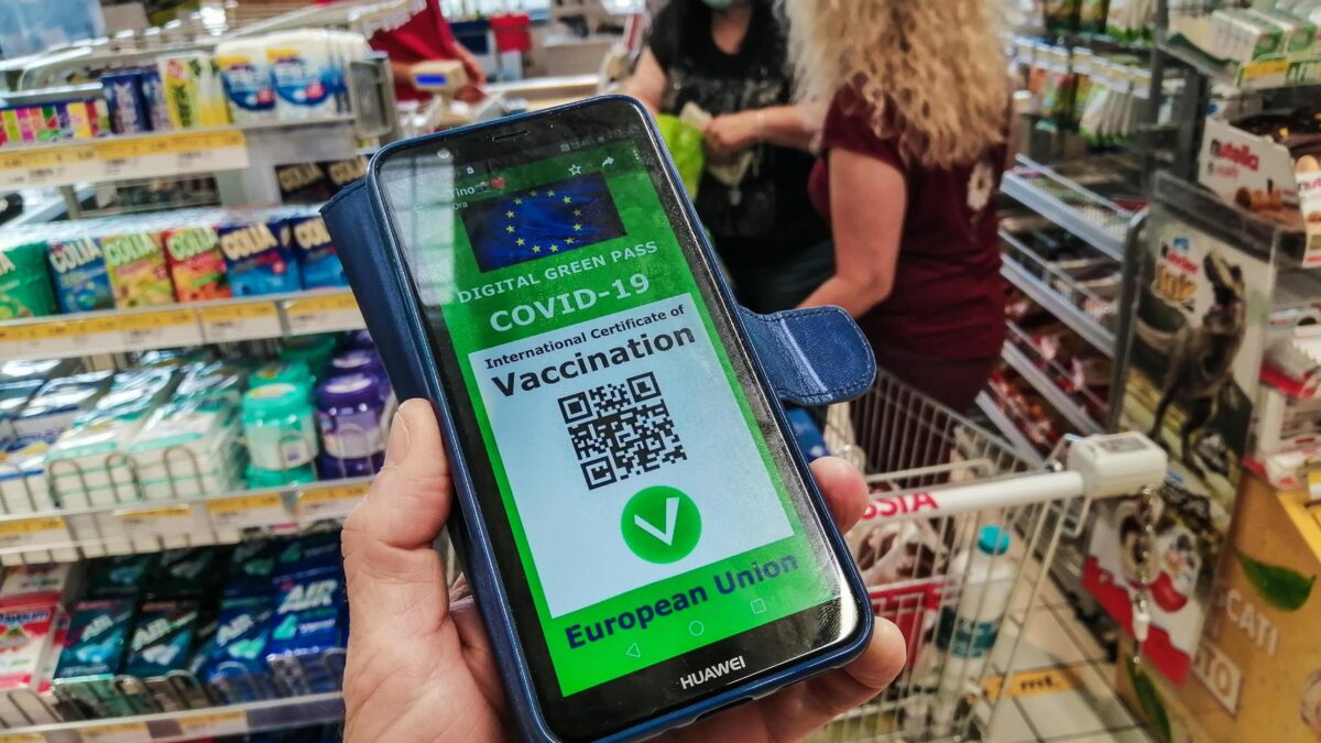 Impossibile ottenere il certificato per guariti e allergici al vaccino