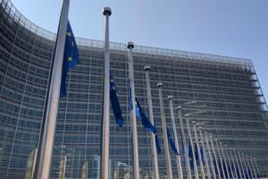 Le tasse sono la nostra zavorra. Ma con l’Europa non si tagliano