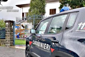 Nel lager della coop bimbi senza cibo: «I malati li scioglierei nell’acido…»