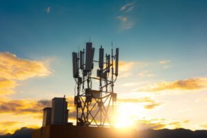Il governo in ostaggio dei «no telefonino»: rischiamo più antenne e un 5G scarsissimo