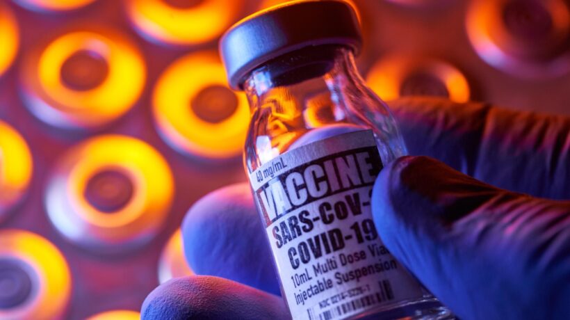 L’illusione di battere il virus con il vaccino