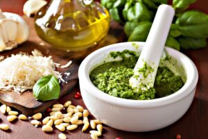 Gli idolatri del basilico: «Avanti, c’è pesto»