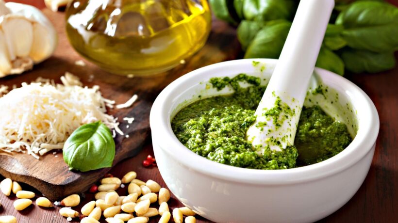 Gli idolatri del basilico: «Avanti, c’è pesto»