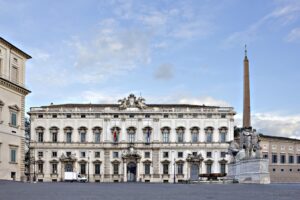 Aiuto della Consulta agli extracomunitari