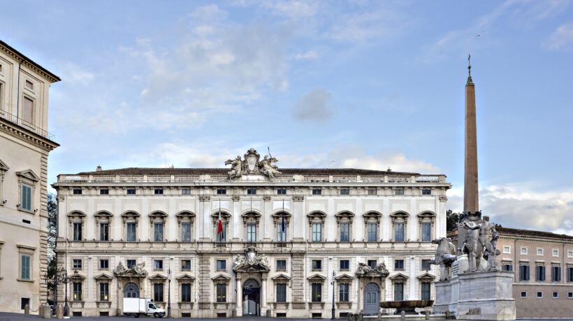 Aiuto della Consulta agli extracomunitari