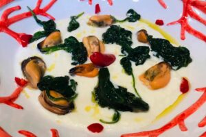 Cuciniamo insieme: crema di mozzarella con cozze e spinacini