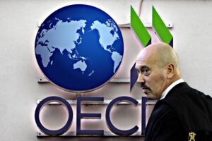 Salta il vertice De Pasquale-Ocse che creava imbarazzo al ministero