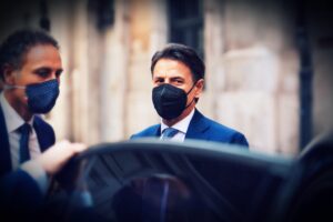Lo statuto di Giuseppi aveva il trabocchetto. Eliminare il comico dalla partita del Colle
