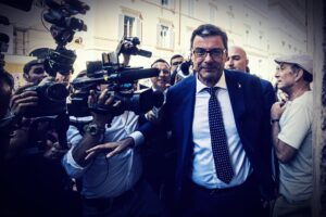 Roma alza la grande muraglia a difesa del 5G