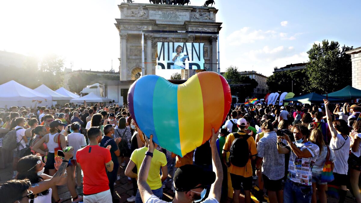I paladini dei diritti per gli Lgbt pronti a togliere la libertà ai giovani