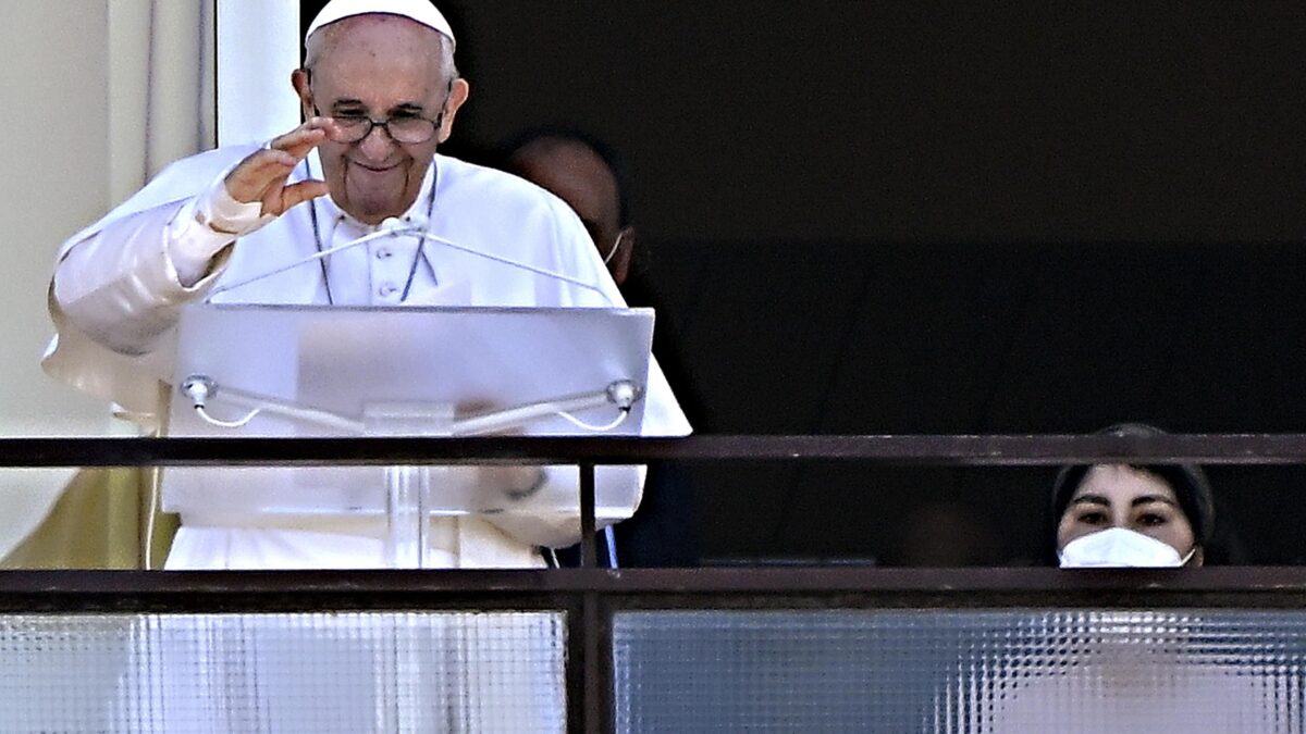 Bergoglio depenna la messa in latino e crea un’altra frattura in Vaticano