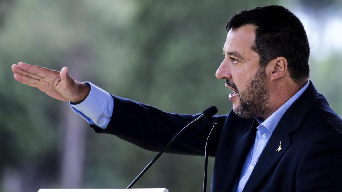Salvini, una spinta per cacciare Enrichetto