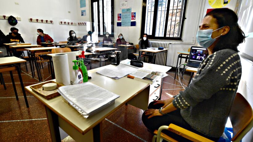 Dopo i medici spinto l’obbligo per i docenti