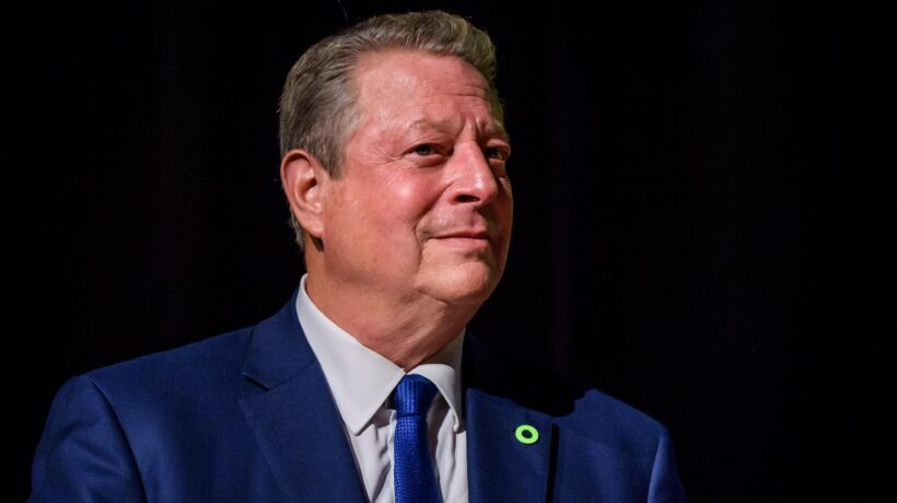 Al Gore disse: «Polo sciolto in 7 anni». I ghiacci sono sempre lì. E lui anche