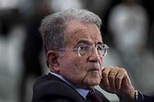 Prodi spinge per l’obbligo di puntura