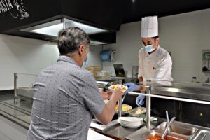 Il foglio verde obbligatorio in mensa minaccia 40.000 posti di lavoro