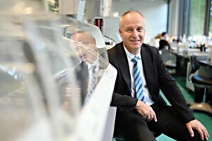 Eventi avversi dei vaccini, lite tra scienziati