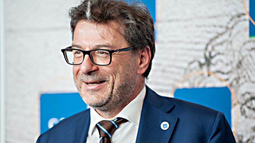 Giorgetti smonta il reddito di cittadinanza