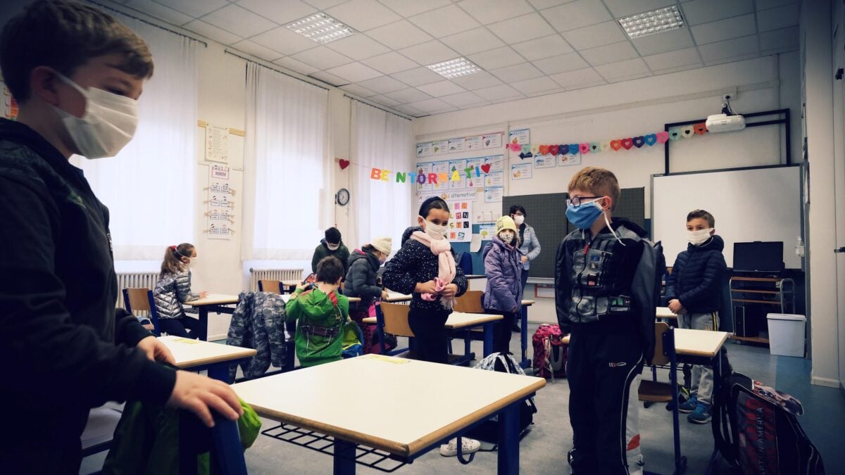 La riapertura della scuola? Una farsa che non fa ridere