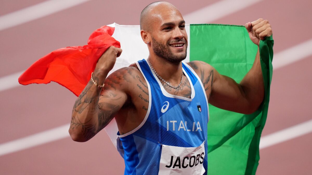 La ridicola gara a fare di Jacobs una bandierina pro immigrazione