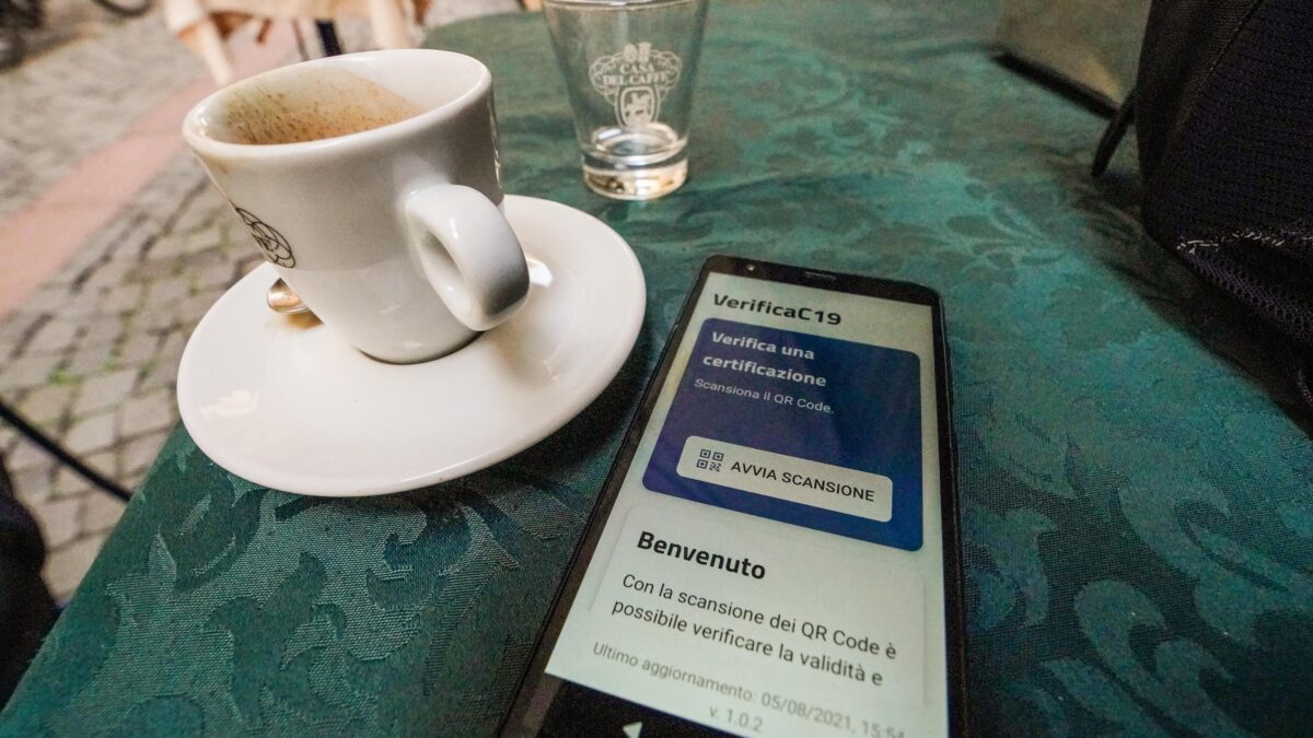 Ristoratori in rivolta: «Non siamo sceriffi». Resta il nodo privacy