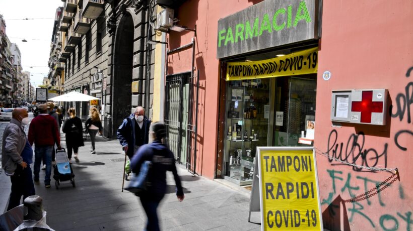 È caccia ai tamponi a prezzi bassi. Ma le farmacie sono ancora poche
