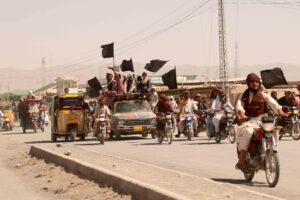 Offensiva talebana: cadute altre 12 città. Kabul ora trema. È allarme profughi