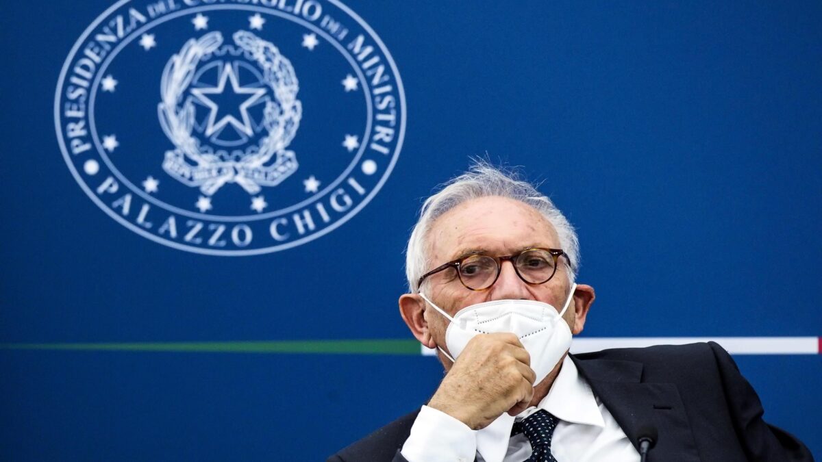 I dirigenti scolastici attaccano Bianchi: «Vuole rifilare a noi il controllo dei pass»