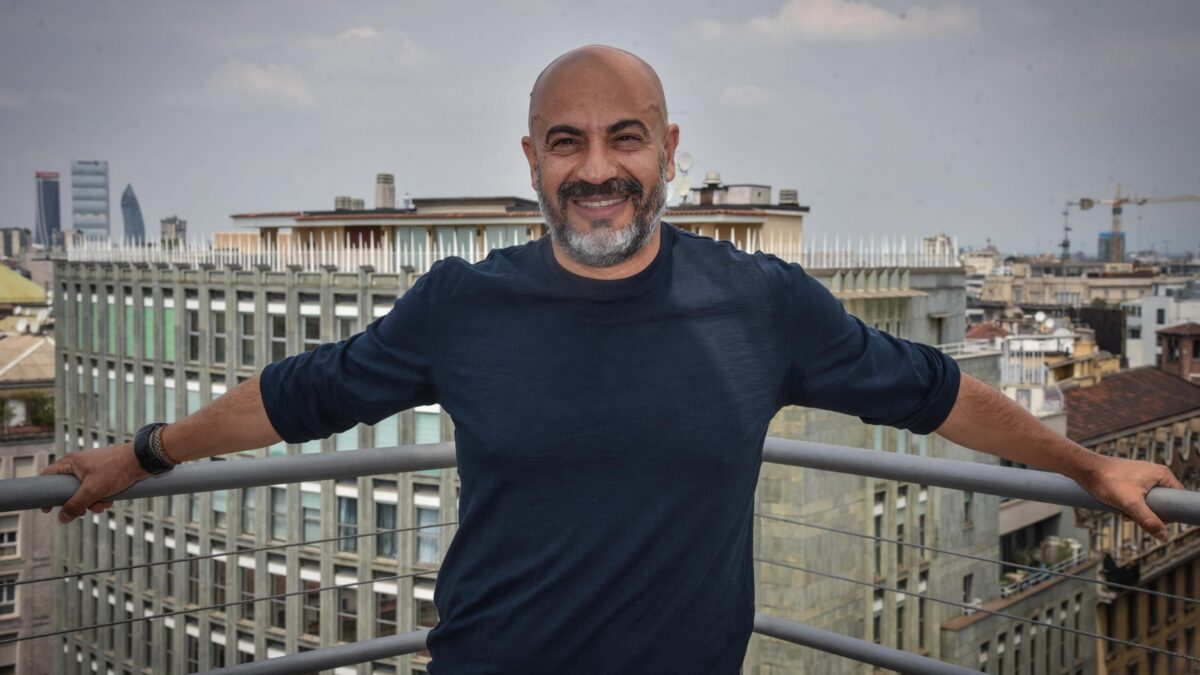 Gianluigi Paragone: «Faranno entrare i militari nelle redazioni dei giornali»