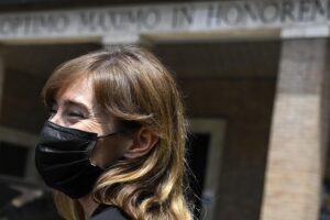 Da Brunetta a Salvini fino al M5s: la politica critica la vendita di Mps