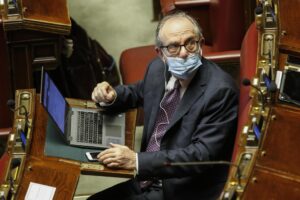 Così Padoan e compagni del Pd hanno cacciato Mps in un vicolo cieco