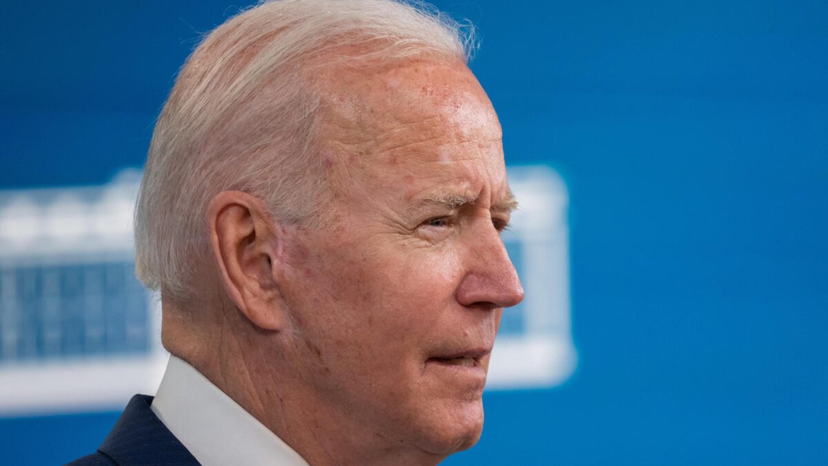 Biden prova a ricucire con gli alleati. Minaccia talebana: via entro agosto
