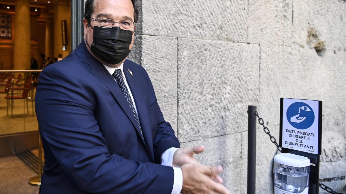 Durigon rompe l’assedio e lascia. Passo indietro per Salvini e Draghi