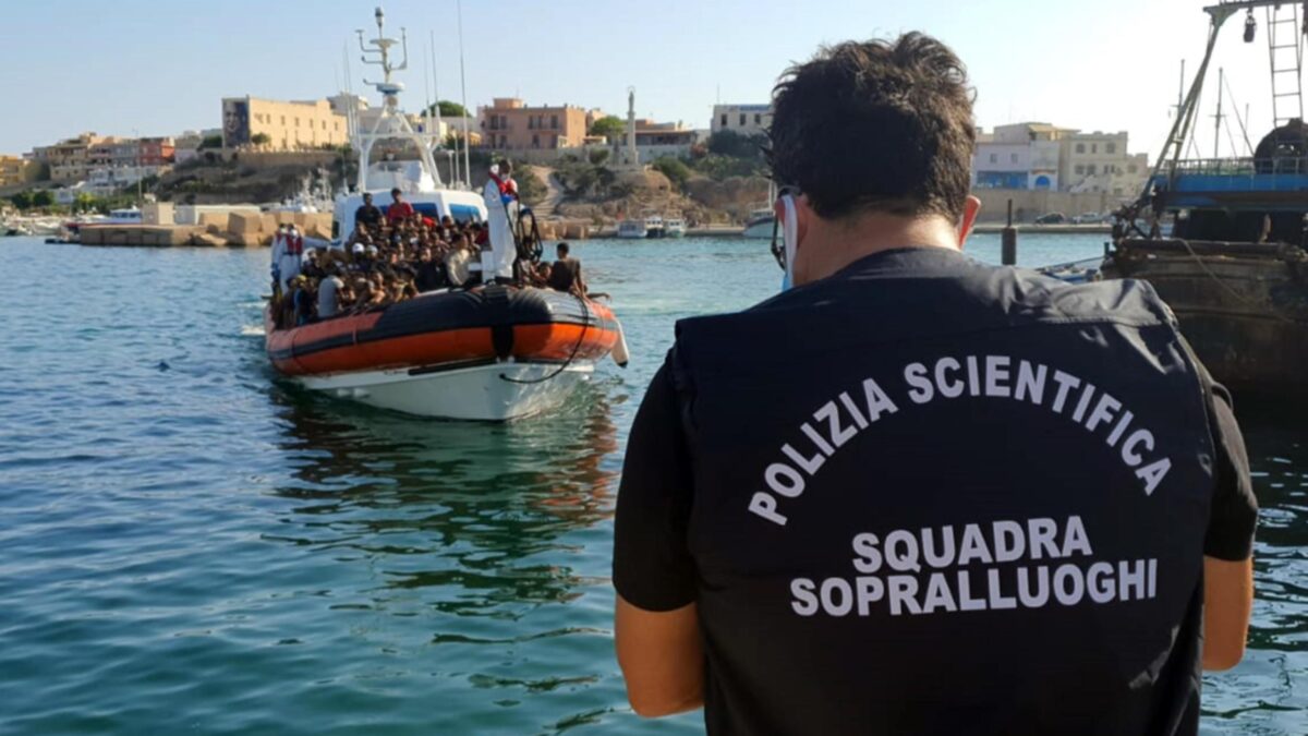 Lampedusa è al collasso. E non arrivano certo da Kabul