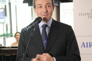 Salta la testa dell’uomo dei Benetton