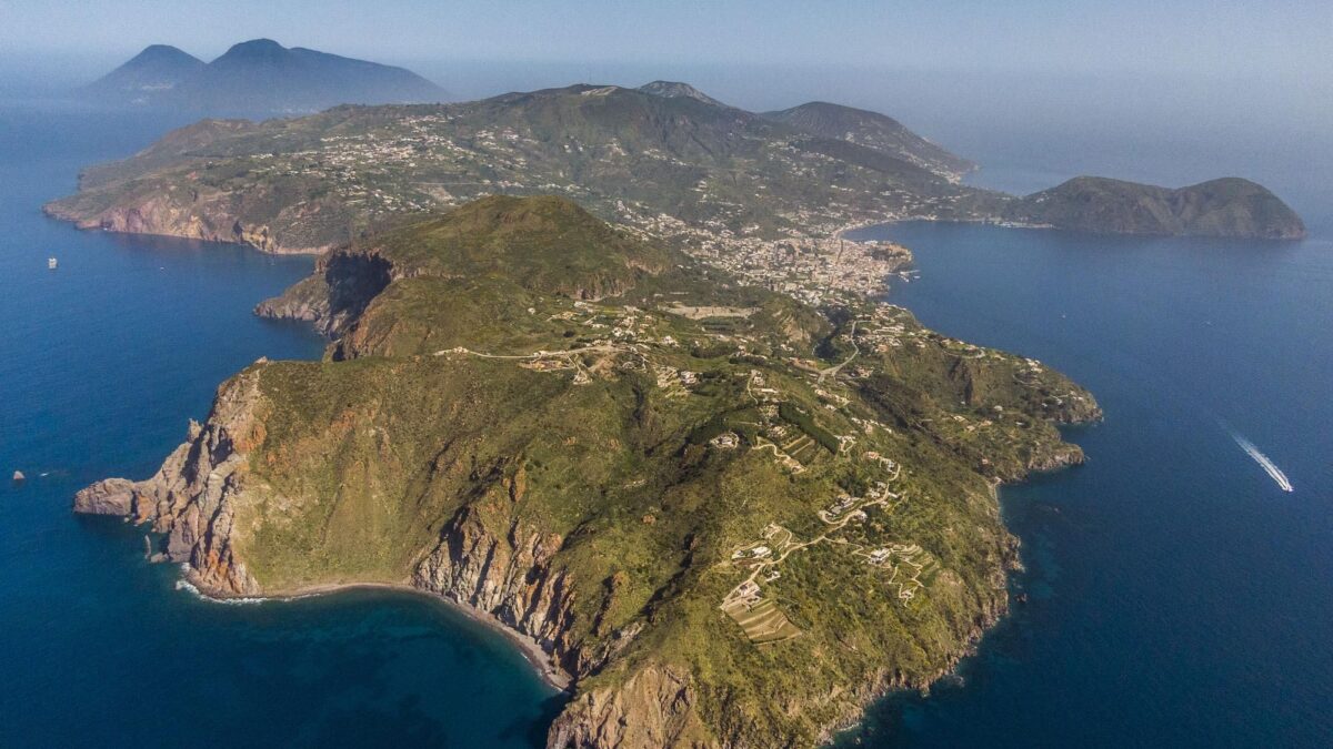 Le sette sorelle, isole di antifascisti e artisti