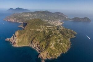 Le sette sorelle, isole di antifascisti e artisti