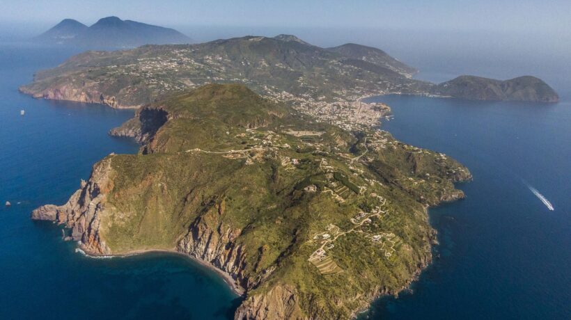 Le sette sorelle, isole di antifascisti e artisti