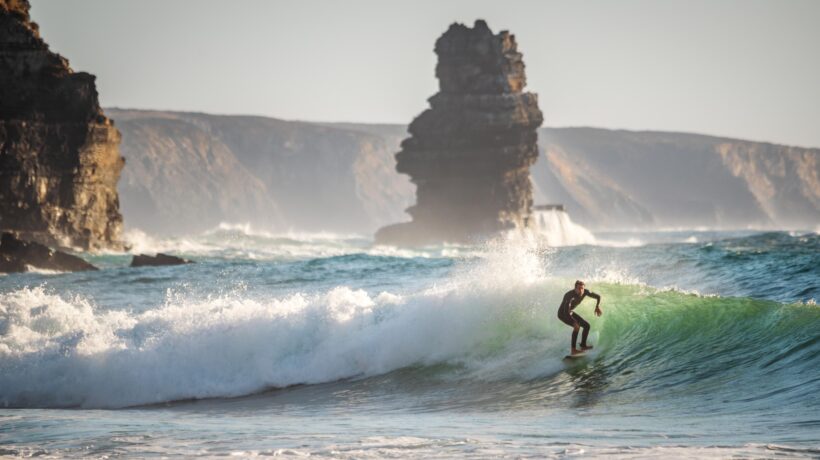 Praia d'Arrifana Beach, Algarve, Portogallo (iStock)
