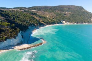 Il Conero per far cadere i pregiudizi sull’Adriatico