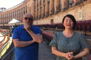 Le pillole di galateo di Petra e Carlo: dress code per le signore